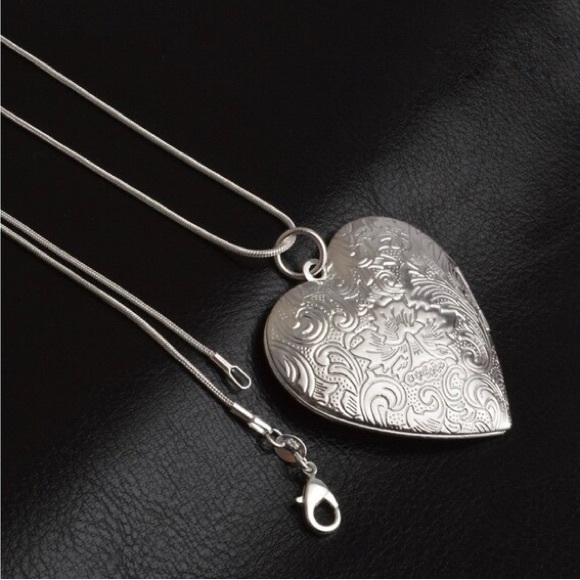 925 Sterling Silver Charm Heart Shaped Frame Chain Necklace For Women - Picture 2 of 4